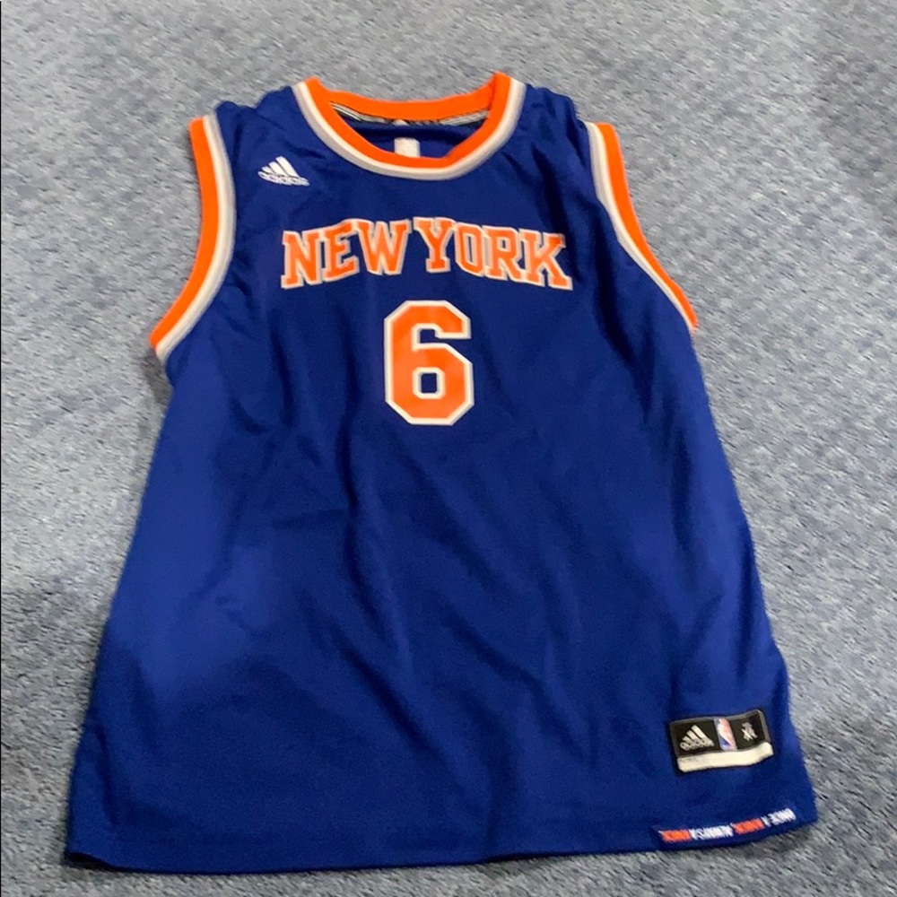 A knicks porzingis basketball jersey
